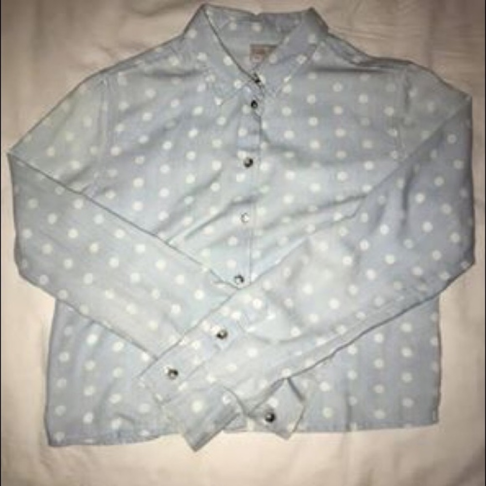 Short blouse with long sleeves